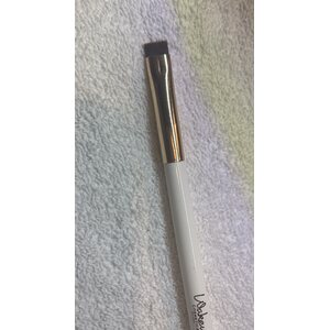 Wakeup cosmetics 104 Flat eyeliner and retouch brush