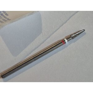 Leikkaava safiiriterä viimeistelyyn